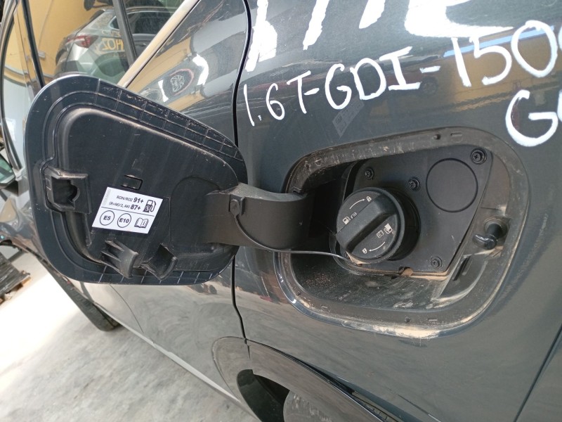 Recambio de tapa exterior combustible para kia sportage v (nq5) 1.6 t-gdi referencia OEM IAM   