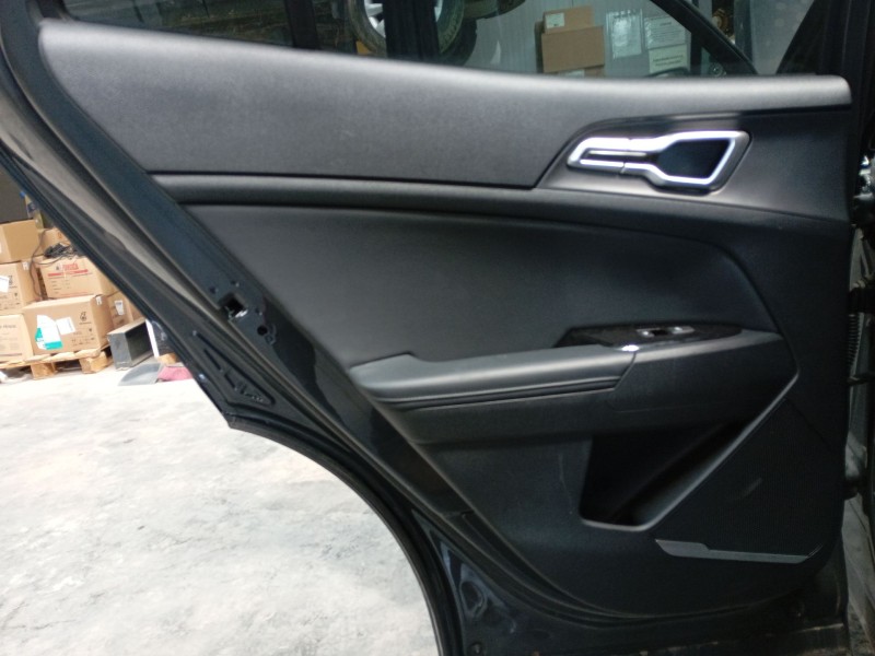 Recambio de guarnecido puerta trasera izquierda para kia sportage v (nq5) 1.6 t-gdi referencia OEM IAM   
