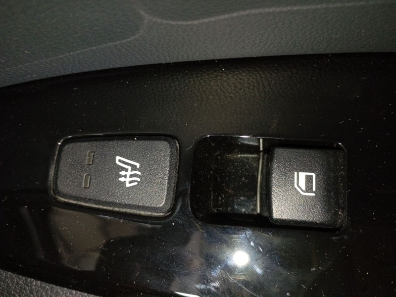 Recambio de mando elevalunas trasero derecho para kia sportage v (nq5) 1.6 t-gdi referencia OEM IAM   