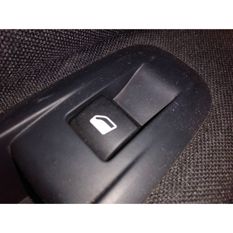 Recambio de mando elevalunas trasero izquierdo para peugeot 308 active referencia OEM IAM   