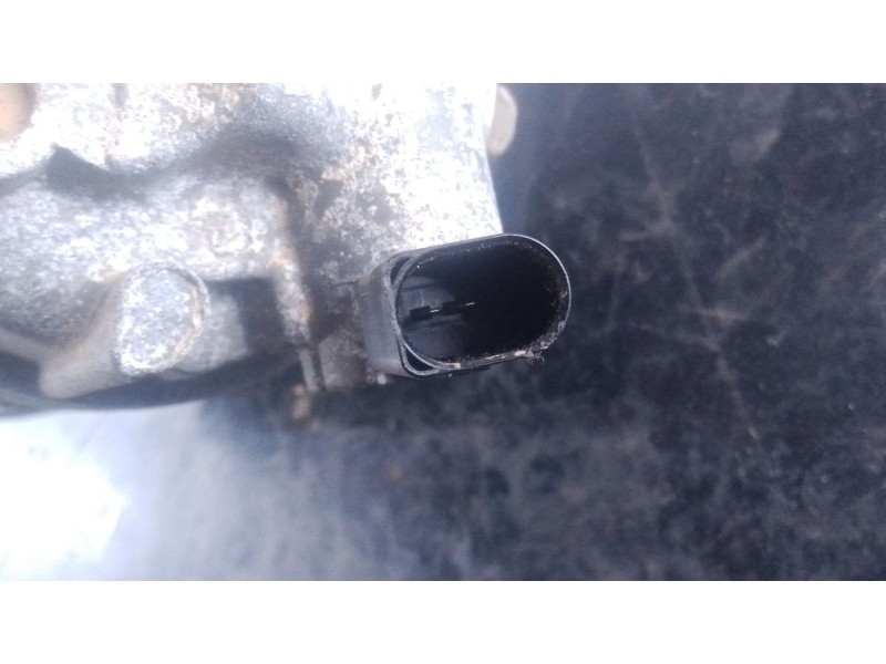 Recambio de compresor aire acondicionado para volkswagen touran (5t1) 2.0 tdi referencia OEM IAM 5Q0816803B  