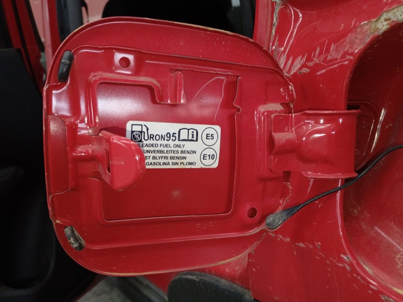 Recambio de tapa exterior combustible para suzuki vitara (ly) 1.0 (apk 310) referencia OEM IAM   