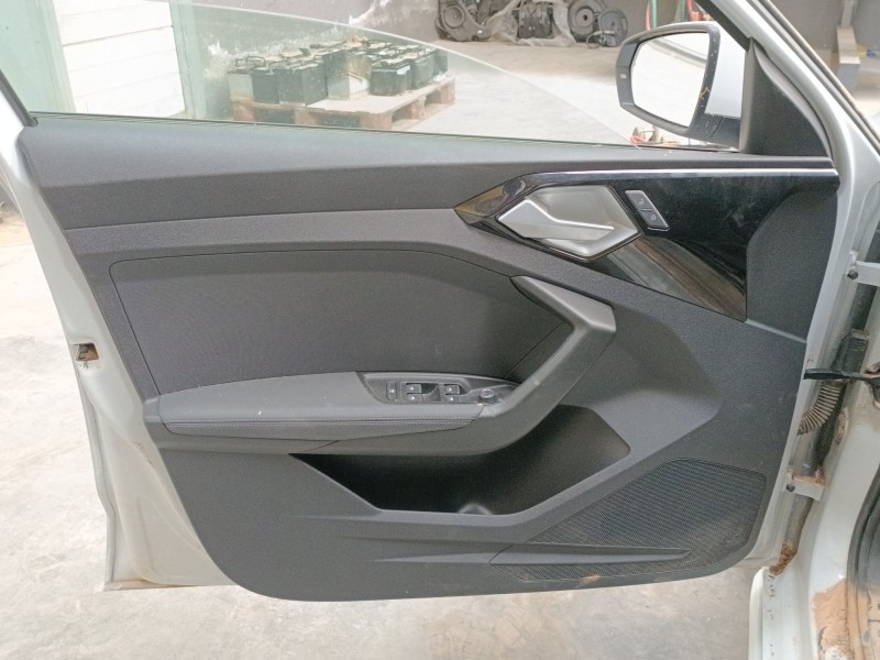 Recambio de guarnecido puerta delantera izquierda para audi a1 sportback (gba) 30 tfsi referencia OEM IAM   