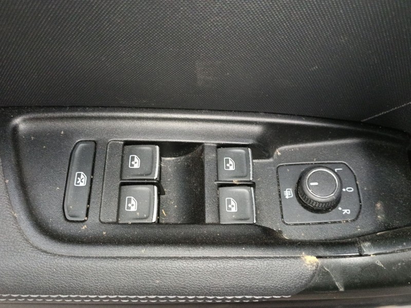 Recambio de mando elevalunas delantero izquierdo para audi a1 sportback (gba) 30 tfsi referencia OEM IAM   