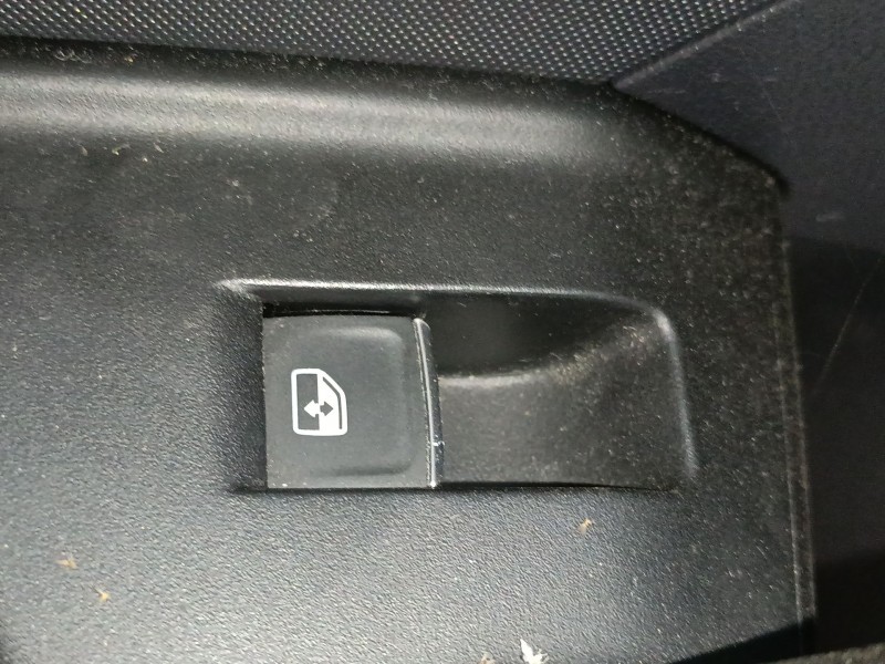 Recambio de mando elevalunas trasero izquierdo para audi a1 sportback (gba) 30 tfsi referencia OEM IAM   