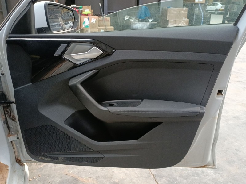Recambio de guarnecido puerta delantera derecha para audi a1 sportback (gba) 30 tfsi referencia OEM IAM   