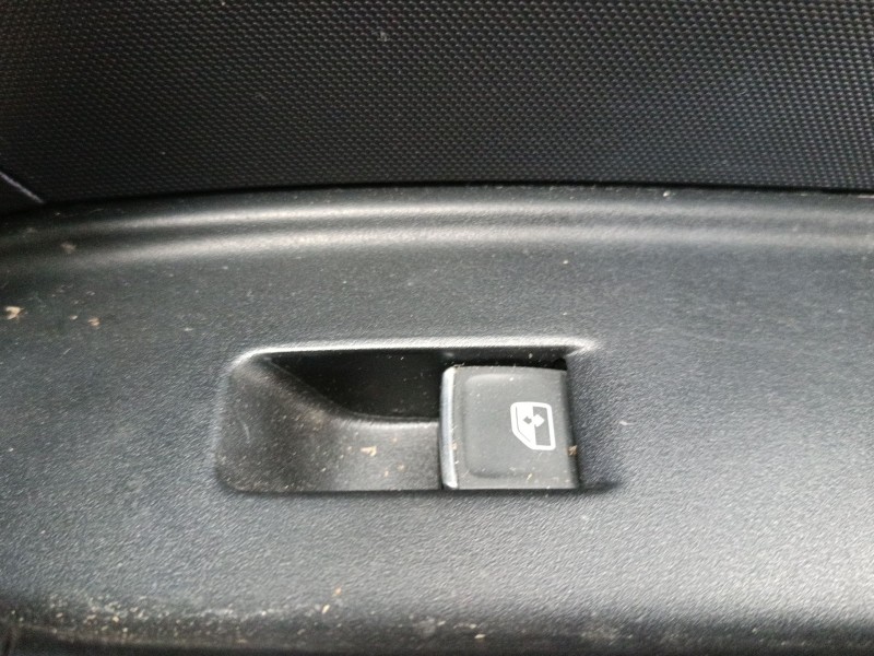 Recambio de mando elevalunas delantero derecho para audi a1 sportback (gba) 30 tfsi referencia OEM IAM   