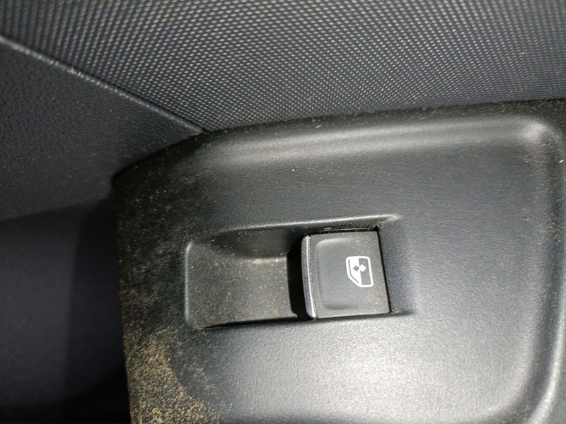 Recambio de mando elevalunas trasero derecho para audi a1 sportback (gba) 30 tfsi referencia OEM IAM   