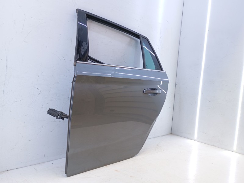 Recambio de puerta trasera izquierda para skoda scala (nw1) 1.0 tsi referencia OEM IAM   