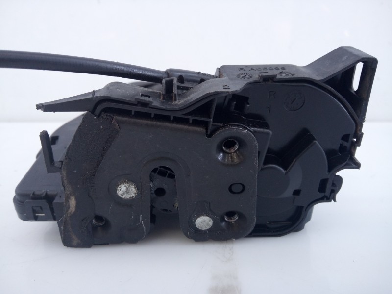 Recambio de cerradura puerta delantera derecha para renault megane iv berlina 5p limited referencia OEM IAM 805021559R A06119 E1