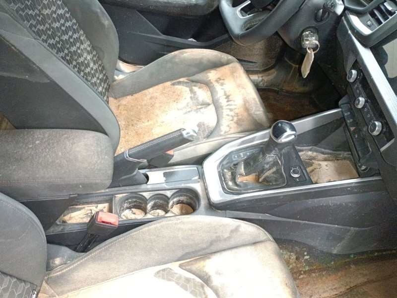 Recambio de consola central para audi a1 sportback (gba) 30 tfsi referencia OEM IAM   