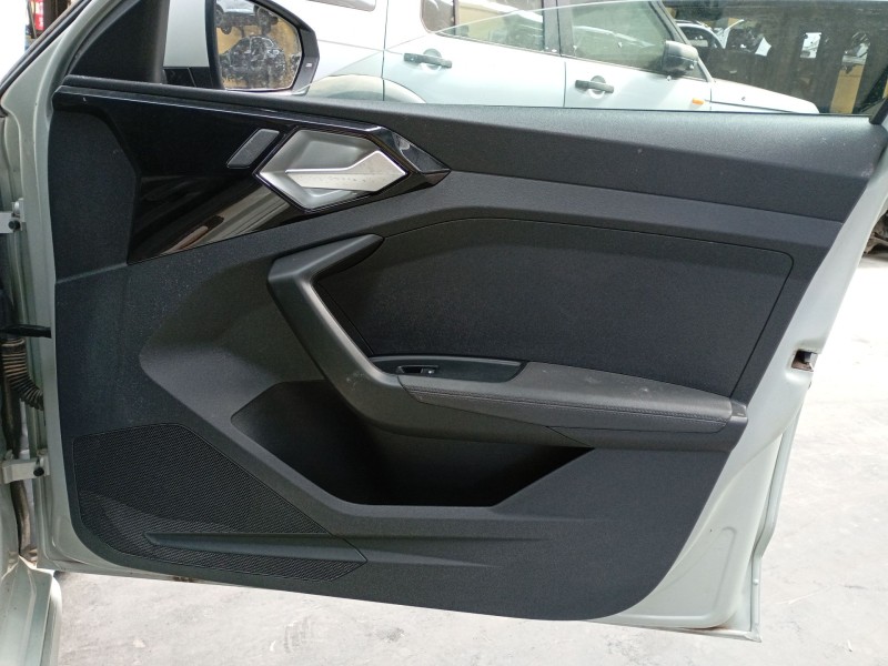 Recambio de guarnecido puerta delantera derecha para audi a1 sportback (gba) 30 tfsi referencia OEM IAM   