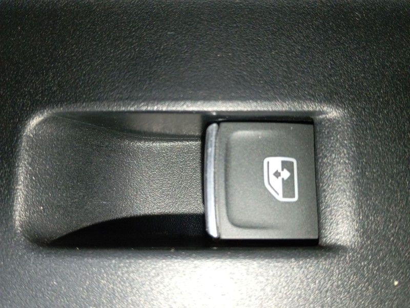 Recambio de mando elevalunas delantero derecho para audi a1 sportback (gba) 30 tfsi referencia OEM IAM   