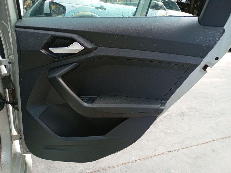 Recambio de guarnecido puerta trasera derecha para audi a1 sportback (gba) 30 tfsi referencia OEM IAM   