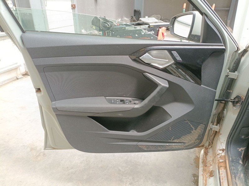 Recambio de guarnecido puerta delantera izquierda para audi a1 sportback (gba) 30 tfsi referencia OEM IAM   