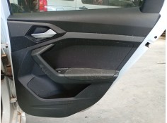 GUARNECIDO PUERTA TRASERA DERECHA 