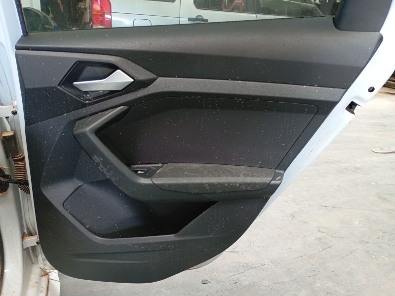 Recambio de guarnecido puerta trasera derecha para audi a1 sportback (gba) 30 tfsi referencia OEM IAM   