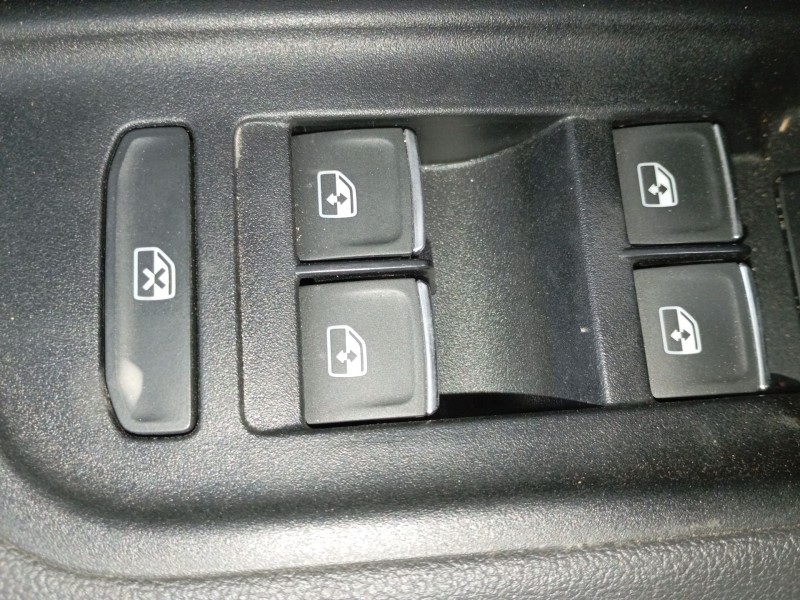 Recambio de mando elevalunas delantero izquierdo para audi a1 sportback (gba) 30 tfsi referencia OEM IAM   