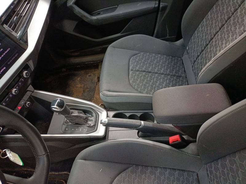 Recambio de consola central para audi a1 sportback (gba) 30 tfsi referencia OEM IAM   