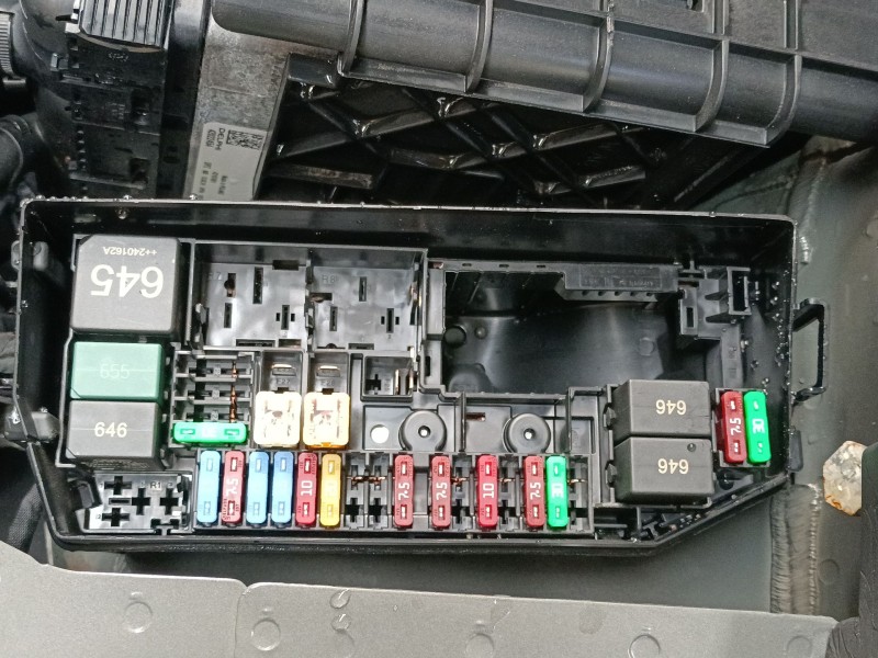 Recambio de caja reles / fusibles para audi a1 sportback (gba) 30 tfsi referencia OEM IAM   