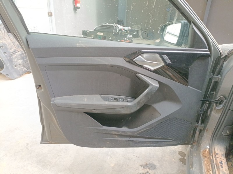 Recambio de guarnecido puerta delantera izquierda para audi a1 sportback (gba) 30 tfsi referencia OEM IAM   