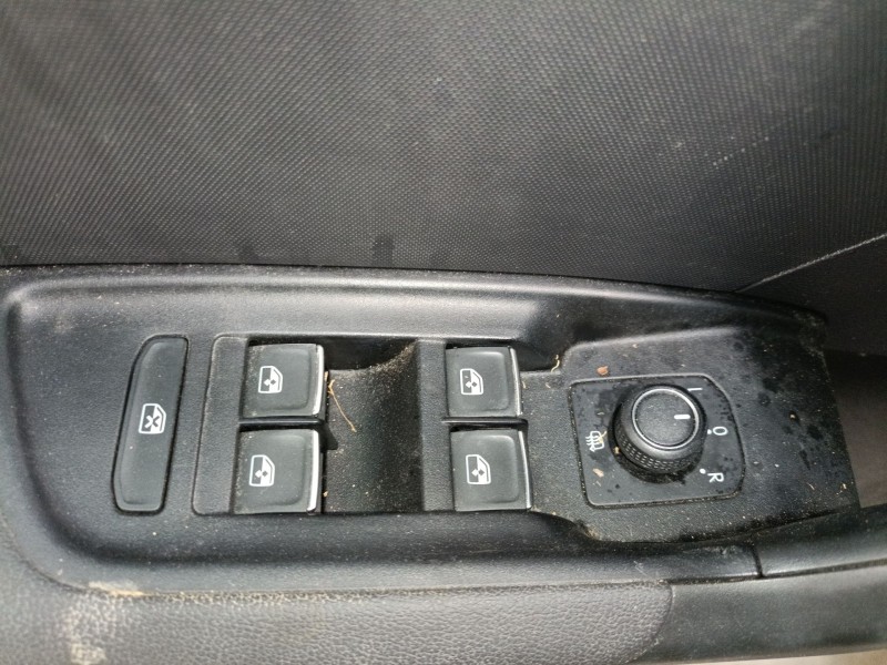 Recambio de mando elevalunas delantero izquierdo para audi a1 sportback (gba) 30 tfsi referencia OEM IAM   