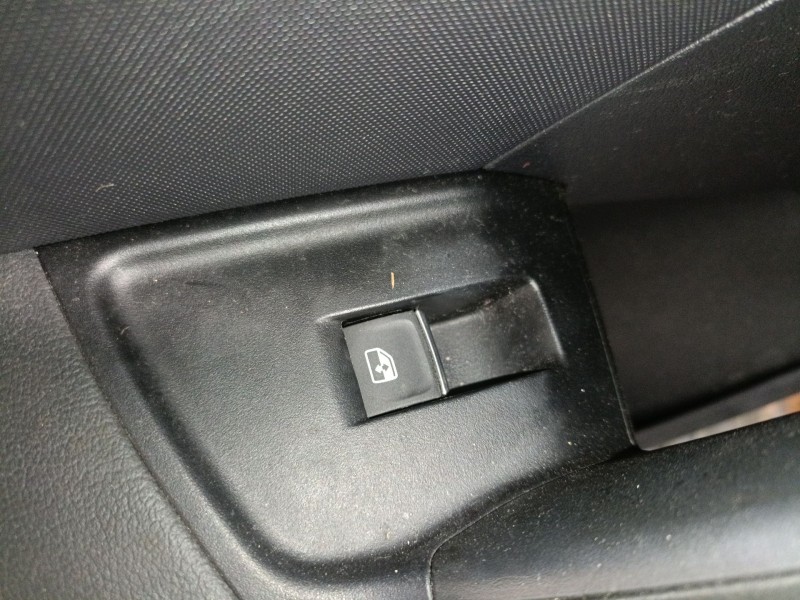 Recambio de mando elevalunas trasero izquierdo para audi a1 sportback (gba) 30 tfsi referencia OEM IAM   