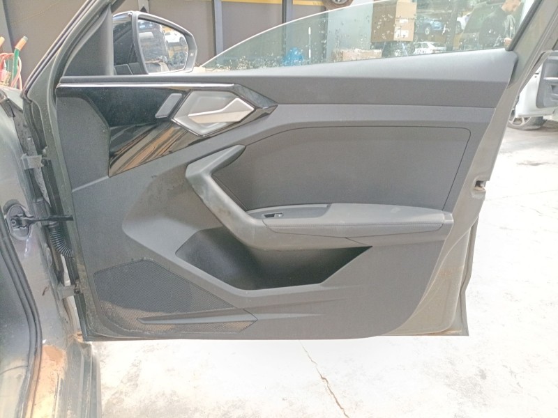 Recambio de guarnecido puerta delantera derecha para audi a1 sportback (gba) 30 tfsi referencia OEM IAM   