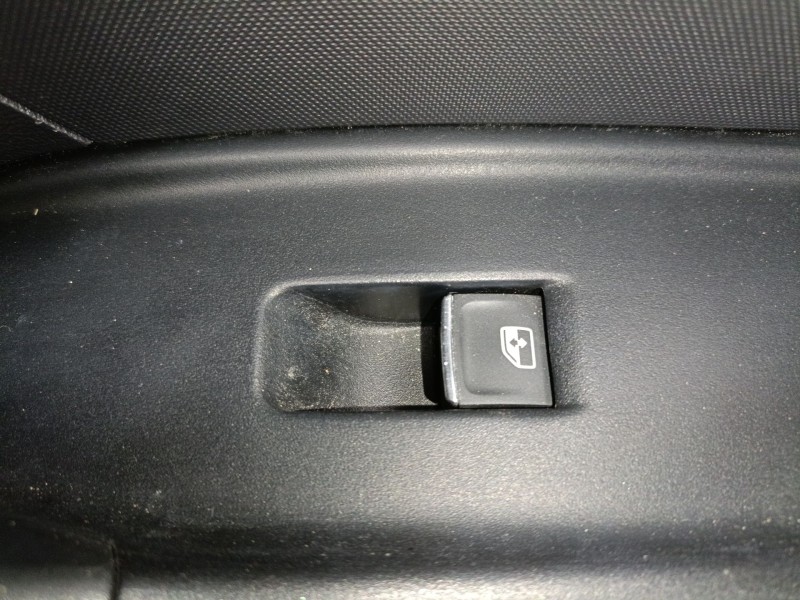 Recambio de mando elevalunas delantero derecho para audi a1 sportback (gba) 30 tfsi referencia OEM IAM   