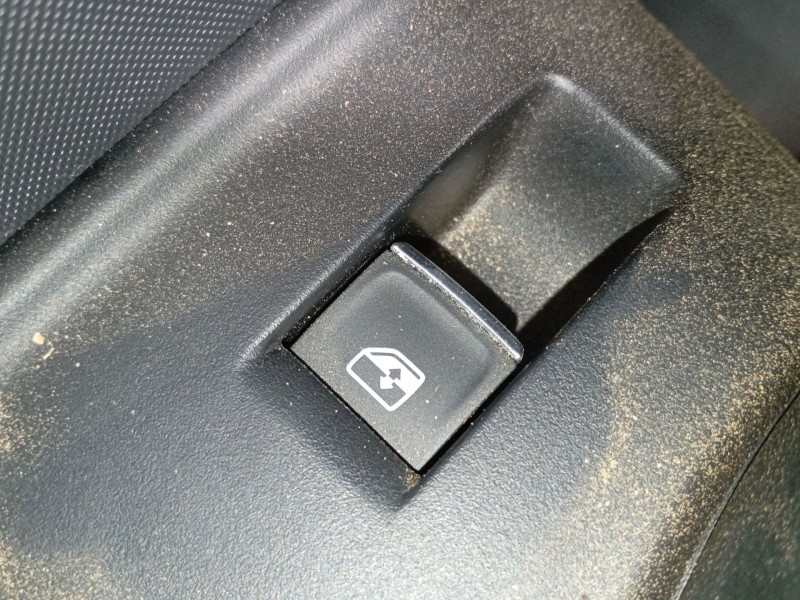 Recambio de mando elevalunas trasero izquierdo para audi a1 sportback (gba) 30 tfsi referencia OEM IAM   