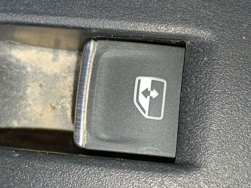 Recambio de mando elevalunas delantero derecho para audi a1 sportback (gba) 30 tfsi referencia OEM IAM   