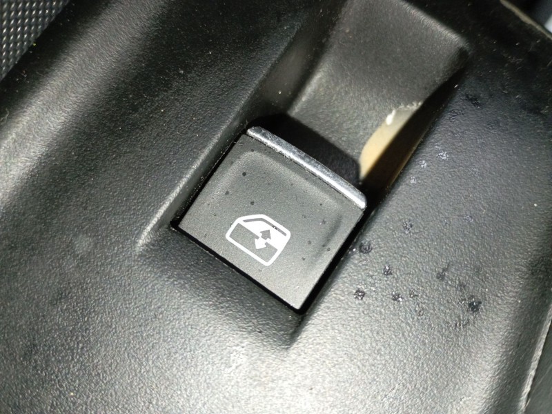 Recambio de mando elevalunas trasero izquierdo para audi a1 sportback (gba) 30 tfsi referencia OEM IAM   