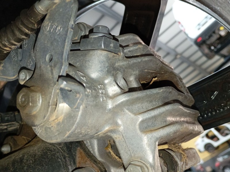 Recambio de pinza freno trasera derecha para audi a1 sportback (gba) 30 tfsi referencia OEM IAM   
