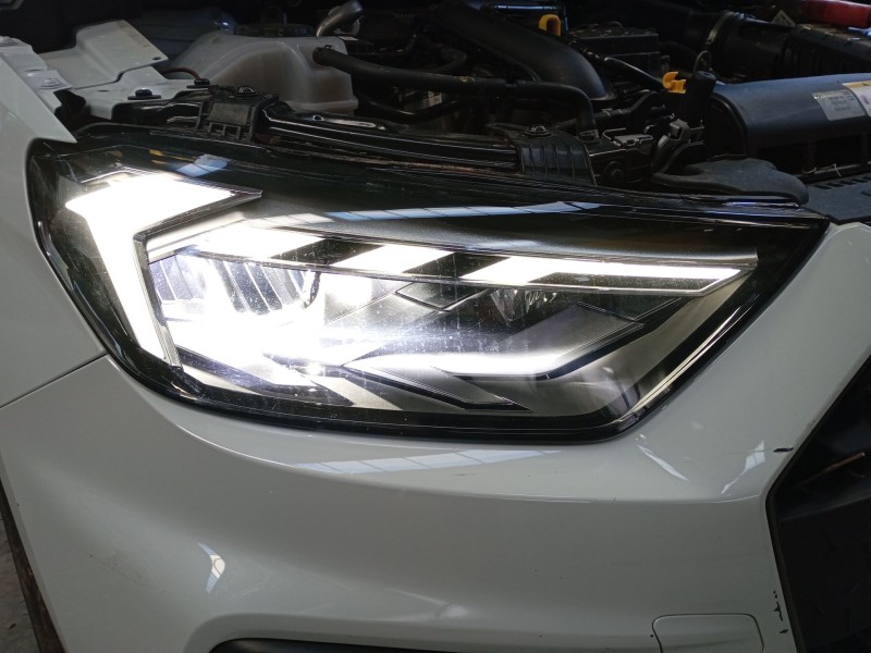 Recambio de faro derecho xenon para audi a1 sportback (gba) 30 tfsi referencia OEM IAM   