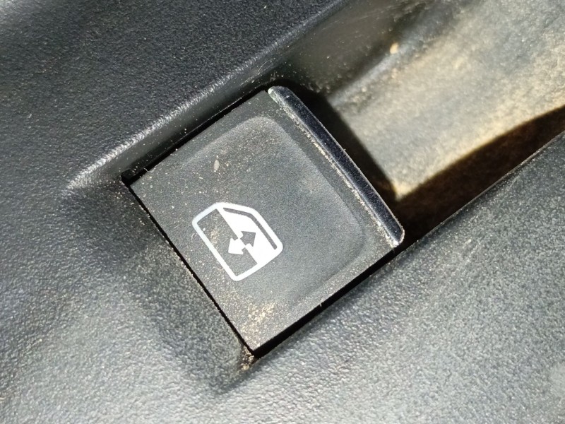 Recambio de mando elevalunas trasero izquierdo para audi a1 sportback (gba) 30 tfsi referencia OEM IAM   