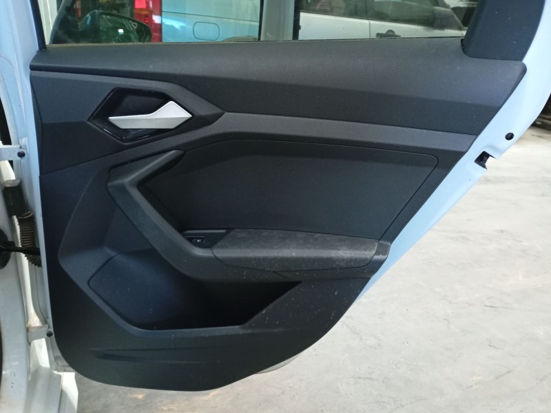 Recambio de guarnecido puerta trasera derecha para audi a1 sportback (gba) 30 tfsi referencia OEM IAM   