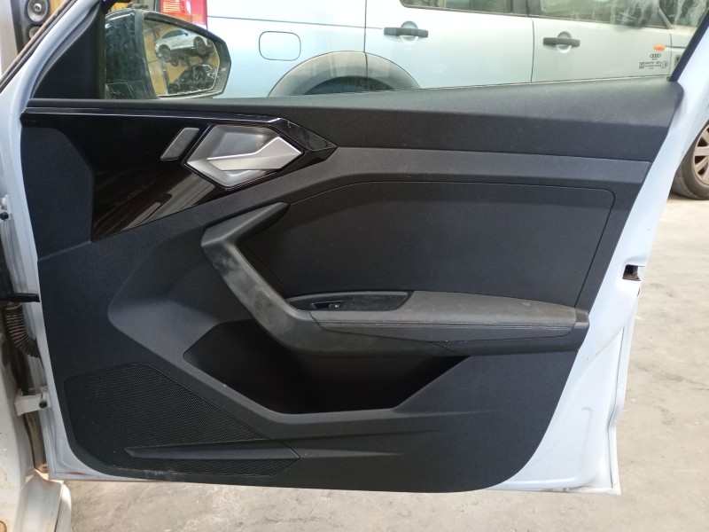 Recambio de guarnecido puerta delantera derecha para audi a1 sportback (gba) 30 tfsi referencia OEM IAM   