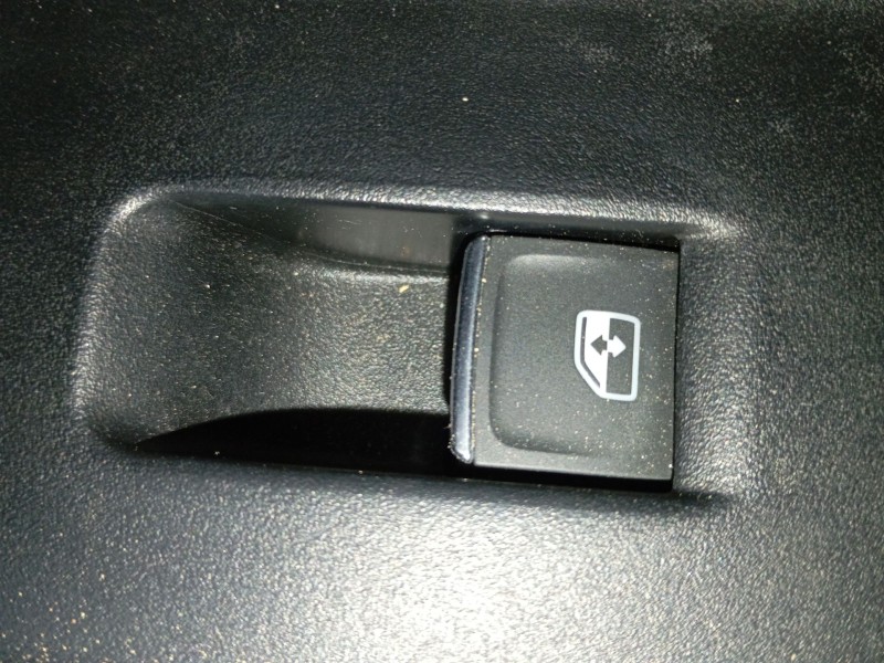 Recambio de mando elevalunas delantero derecho para audi a1 sportback (gba) 30 tfsi referencia OEM IAM   