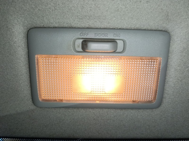 Recambio de luz interior para suzuki grand vitara ii (jt, te, td) 1.9 ddis a las 4 ruedas (jt419, td44, jb419wd, jb419xd) refere