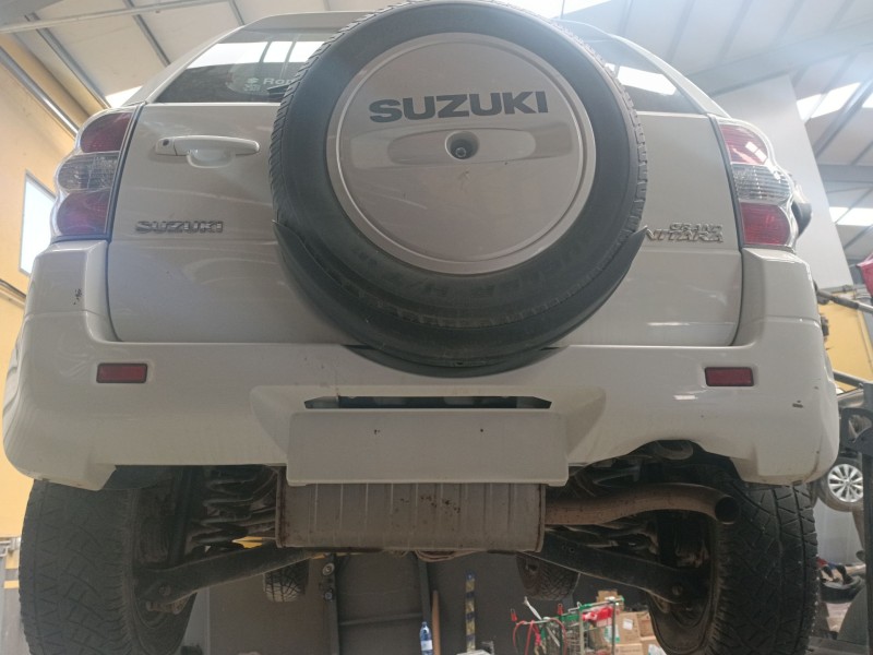 Recambio de paragolpes trasero para suzuki grand vitara ii (jt, te, td) 1.9 ddis a las 4 ruedas (jt419, td44, jb419wd, jb419xd) 