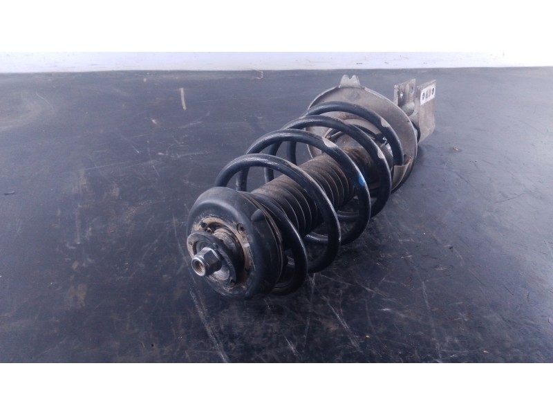 Recambio de amortiguador delantero izquierdo para peugeot partner tepee 1.6 bluehdi 100 referencia OEM IAM   