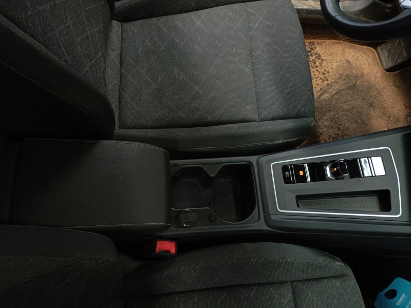 Recambio de consola central para volkswagen golf viii (cd1, da1) 1.0 etsi referencia OEM IAM   