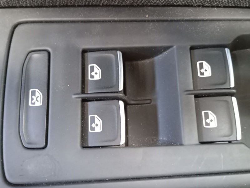 Recambio de mando elevalunas delantero izquierdo para volkswagen golf viii (cd1, da1) 1.0 etsi referencia OEM IAM   