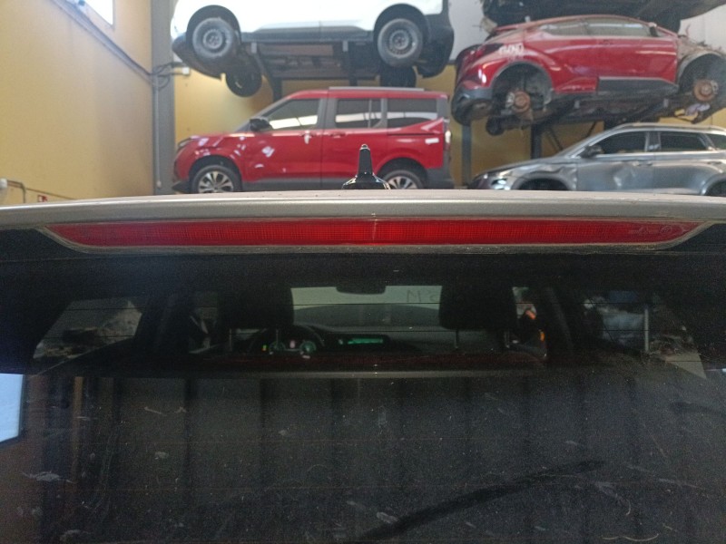 Recambio de luz central de freno para volkswagen golf viii (cd1, da1) 1.0 tsi referencia OEM IAM   