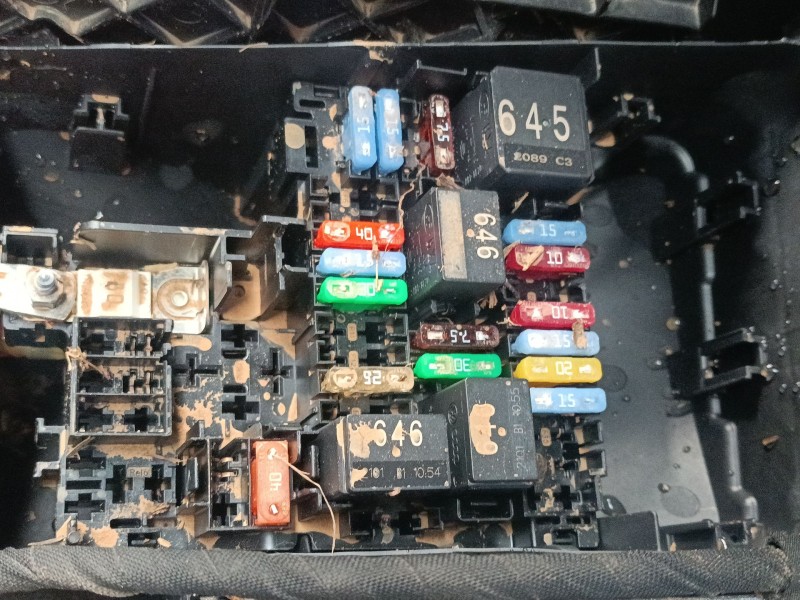 Recambio de caja reles / fusibles para volkswagen golf viii (cd1, da1) 1.0 tsi referencia OEM IAM   