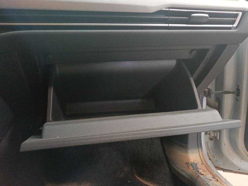 Recambio de guantera para volkswagen golf viii (cd1, da1) 1.0 tsi referencia OEM IAM   