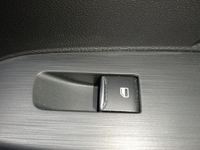 Recambio de mando elevalunas delantero derecho para ford kuga iii (dfk) 2.5 duratec plug-in-hybrid referencia OEM IAM   