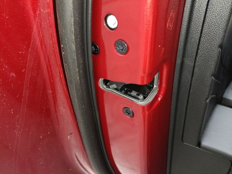 Recambio de cerradura puerta trasera izquierda para ford kuga iii (dfk) 2.5 duratec plug-in-hybrid referencia OEM IAM   