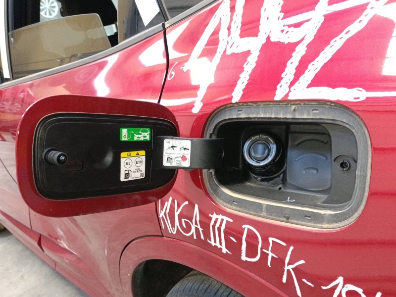 Recambio de tapa exterior combustible para ford kuga iii (dfk) 2.5 duratec plug-in-hybrid referencia OEM IAM   