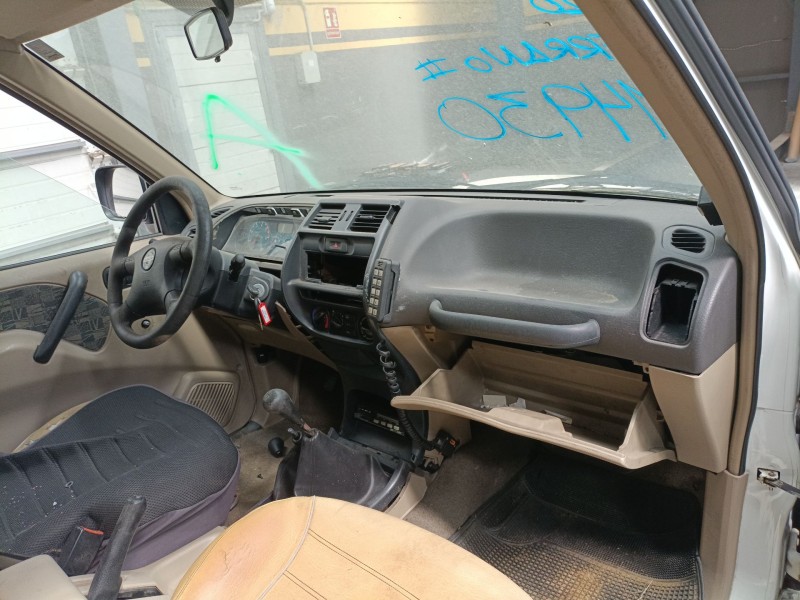 nissan terrano ii (r20) del año 2001